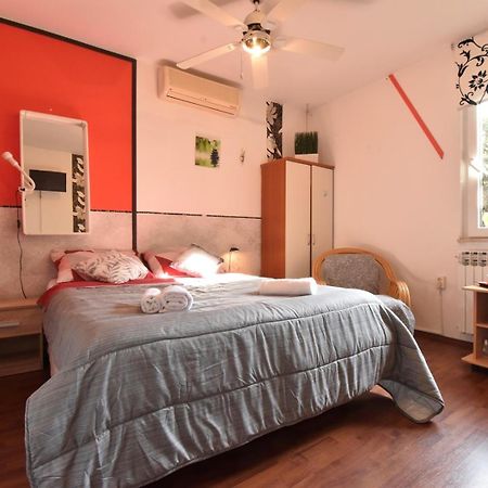 Cosy Medulin Apartments With Terrace Extérieur photo